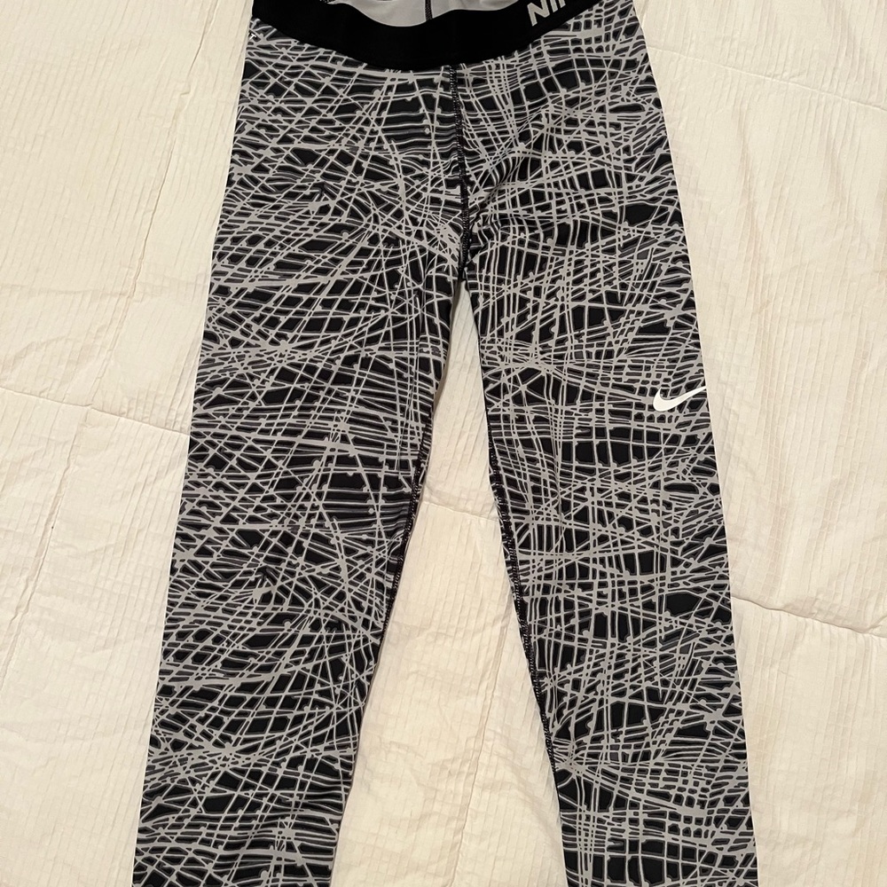 Womens Nike capri running pants . Size M